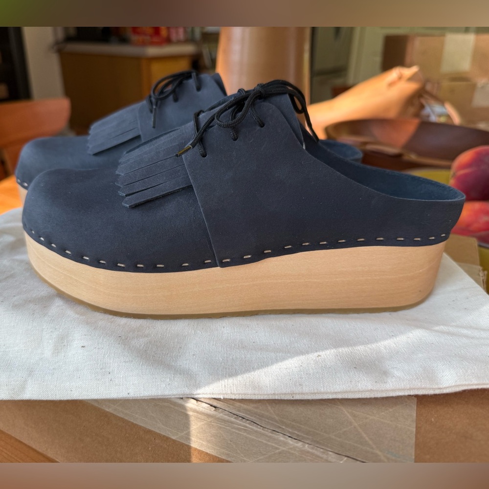 NWT Bryr Clogs Zoe Platform Ink Nubuck Size 7 / 37